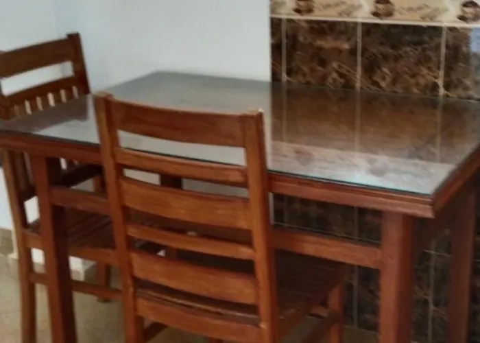 Golden Boot Apartment